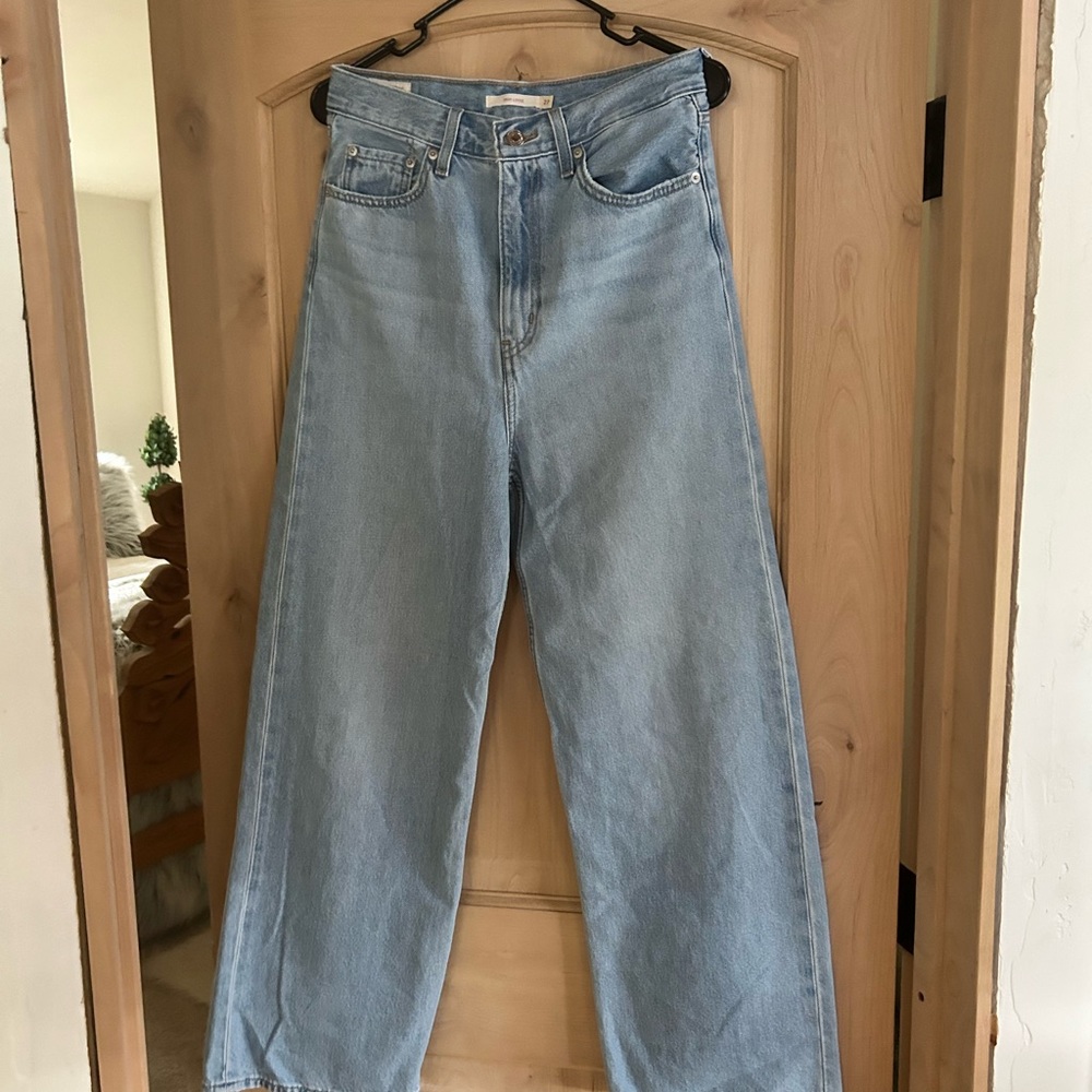 Levi’s high wasted wide leg